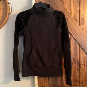 Lululemon floral flock pullover size 2